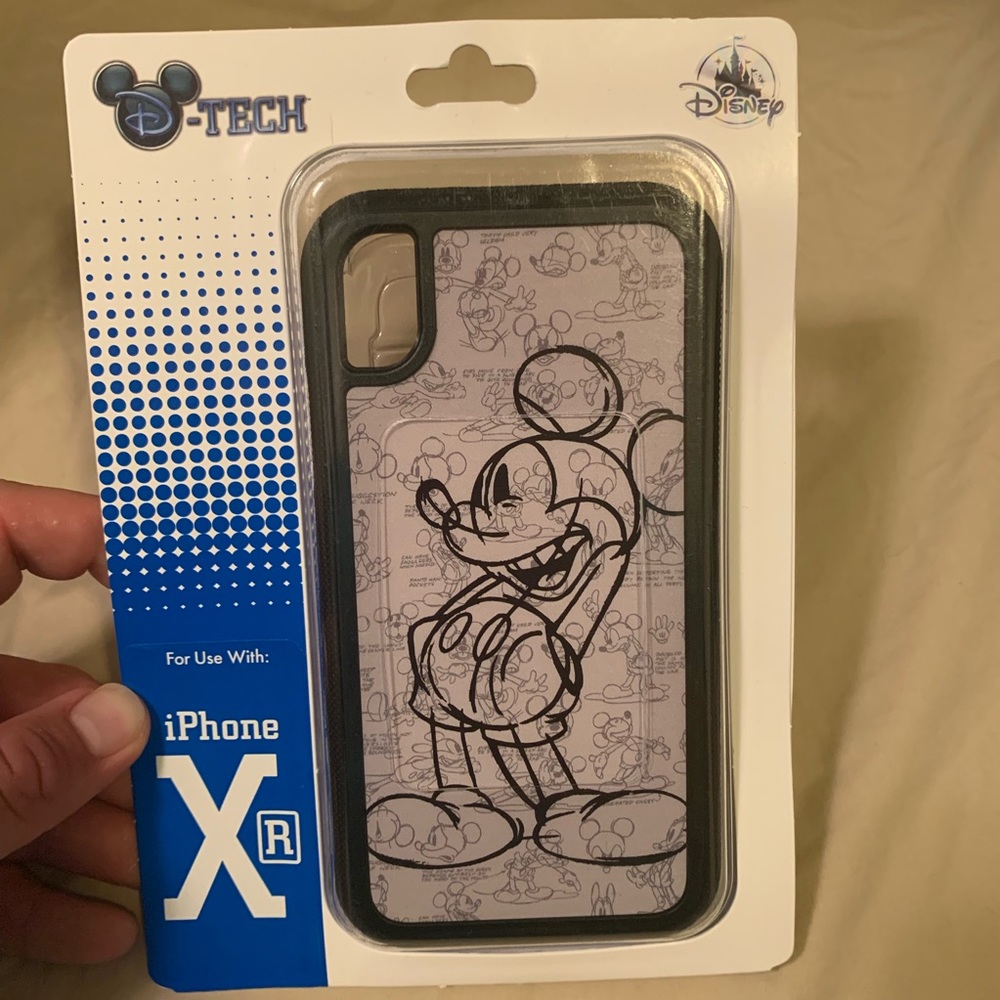 NWT DisneyParks Exclusive Mickey Mouse IPhone case